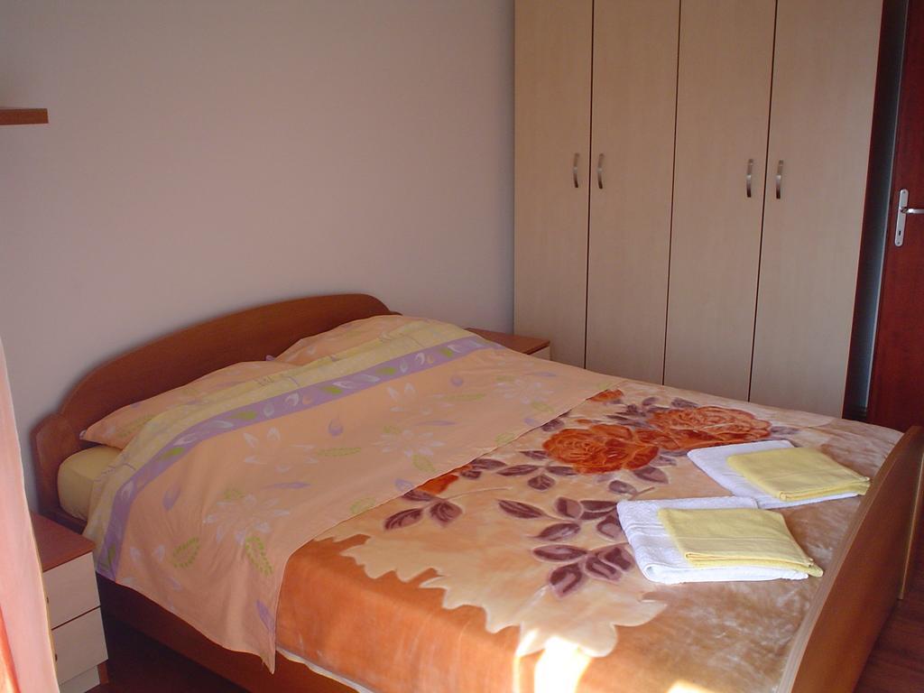 Apartman Kondic Omišalj الغرفة الصورة
